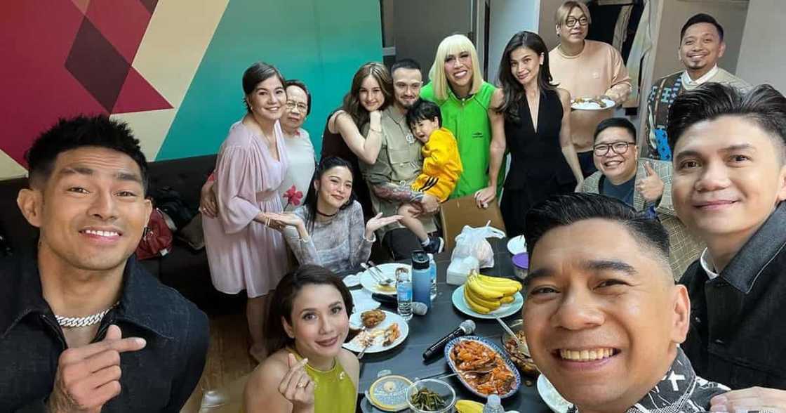 ‘It’s Showtime’ hosts, Billy Crawford, Coleen Garcia, Amari’s lovely snap warms netizens ‘It’s Showtime’ hosts, Billy Crawford, Coleen Garcia, Amari’s lovely snap warms netizens