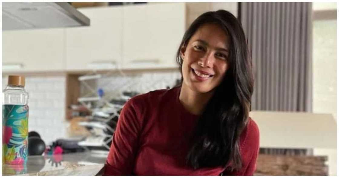 Cristy Fermin, todo puri ang kagandahan at pag-uugali ni Angel Aquino Cristy Fermin, todo puri ang kagandahan at pag-uugali ni Angel Aquino