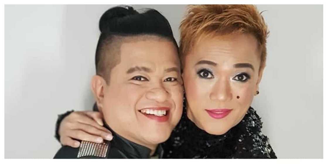 Ate Gay, inalala ang mga hulingmensahe ng pumanaw na kaibigan na si Kim Idol Ate Gay, inalala ang mga hulingmensahe ng pumanaw na kaibigan na si Kim Idol