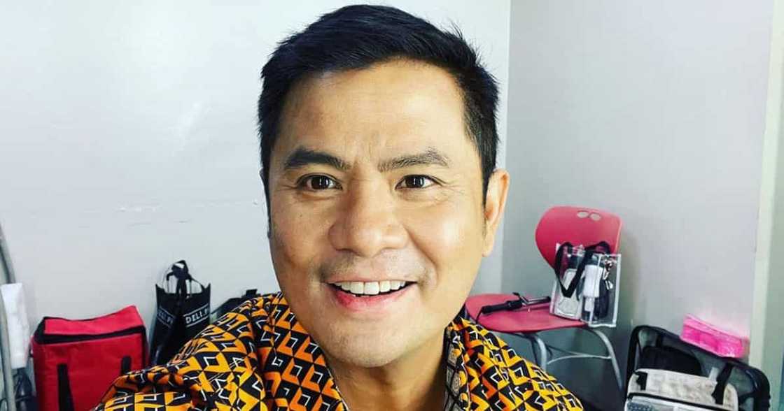 Ogie Alcasid, nagbahagi ng video na kuha niya noong EDSA Revolution Ogie Alcasid, nagbahagi ng video na kuha niya noong EDSA Revolution