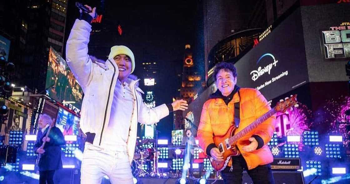 Arnel Pineda at bandang Journey, lubos na pinasaya mga tao sa Times Square na nagsi-celebrate ng bagong taon Arnel Pineda at bandang Journey, lubos na pinasaya mga tao sa Times Square na nagsi-celebrate ng bagong taon