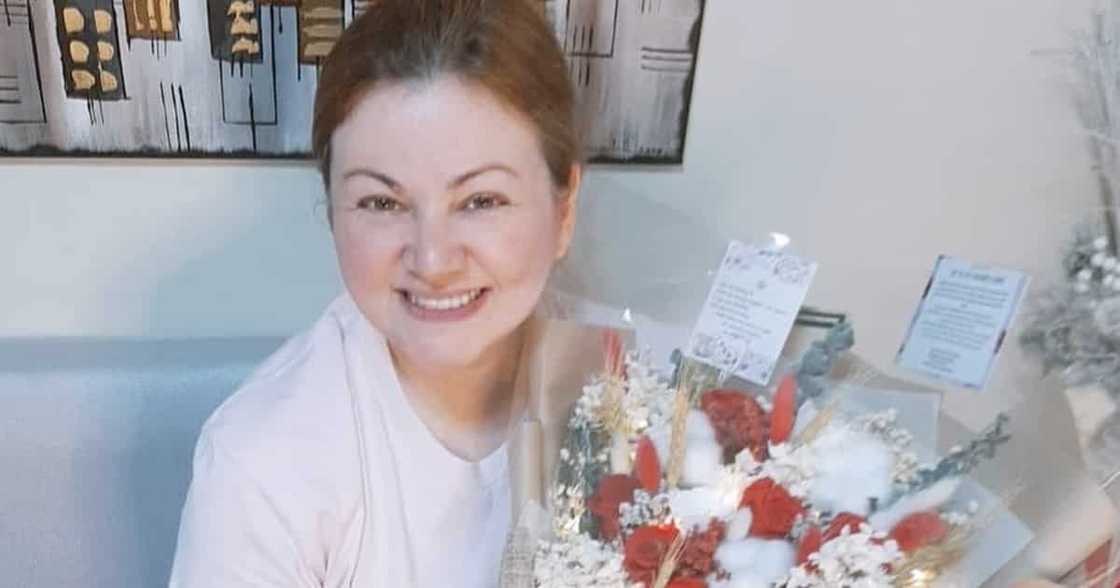 Rosanna Roces, naiyak habang personal na humingi ng sorry kay Lorna Tolentino Rosanna Roces, naiyak habang personal na humingi ng sorry kay Lorna Tolentino