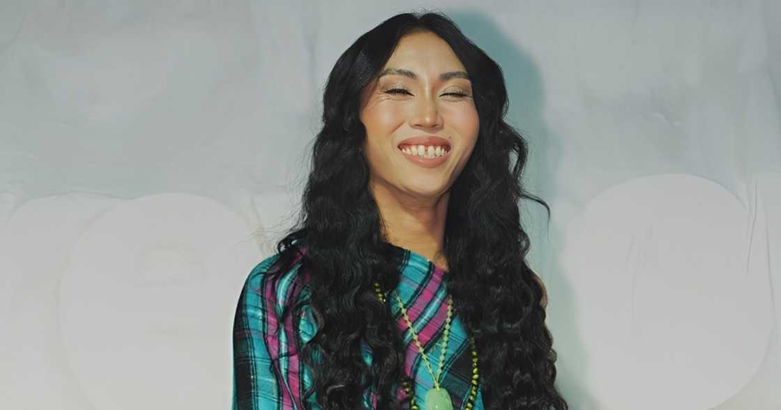 Sassa Gurl, binalikan ang hirap ng inang nagtaguyod sa kaniya bilang kasambahay Sassa Gurl, binalikan ang hirap ng inang nagtaguyod sa kaniya bilang kasambahay