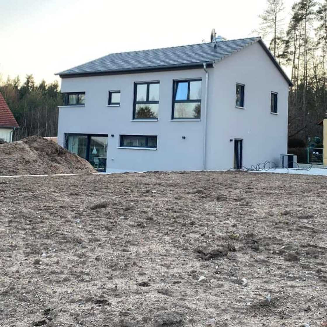Simple house design with second floor Simple house design with second floor