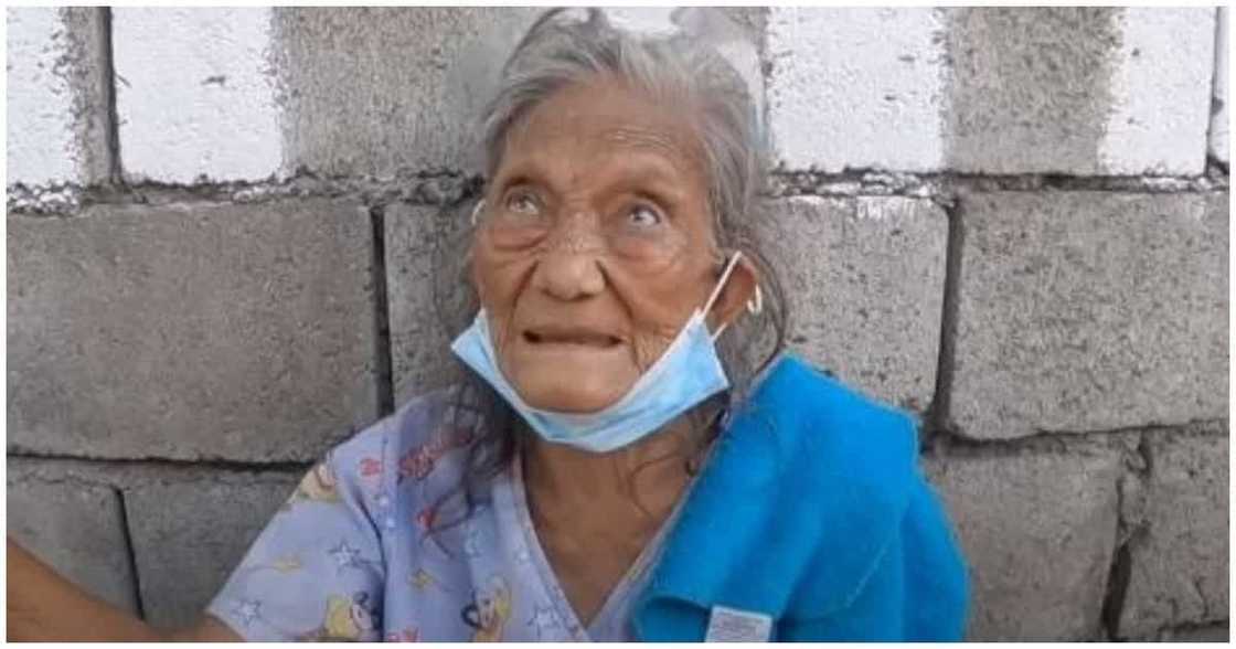 83-anyos na lola, lumapit sa 1 rider para humingi ng pangkain dahil sa gutom 83-anyos na lola, lumapit sa 1 rider para humingi ng pangkain dahil sa gutom