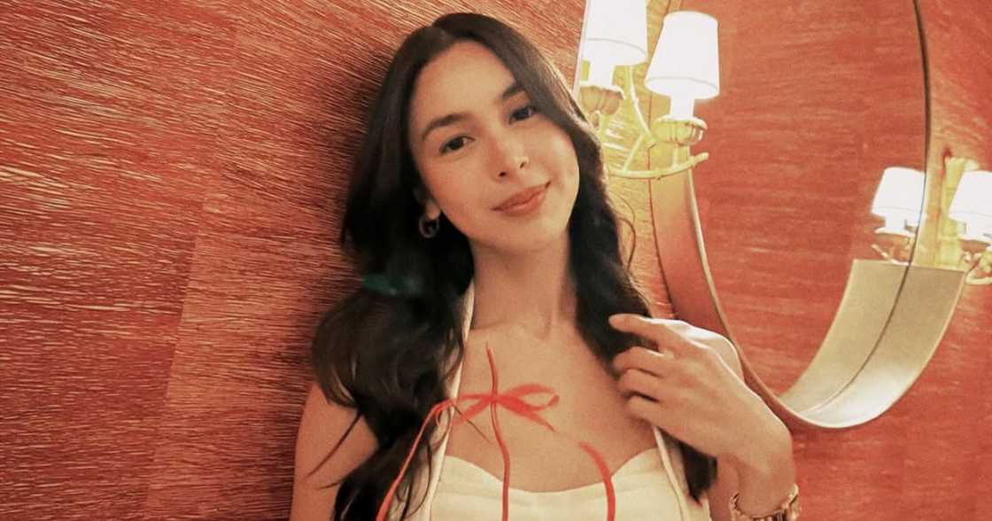 Julia Barretto, ipinasilip ang birthday celebration niya Julia Barretto, ipinasilip ang birthday celebration niya