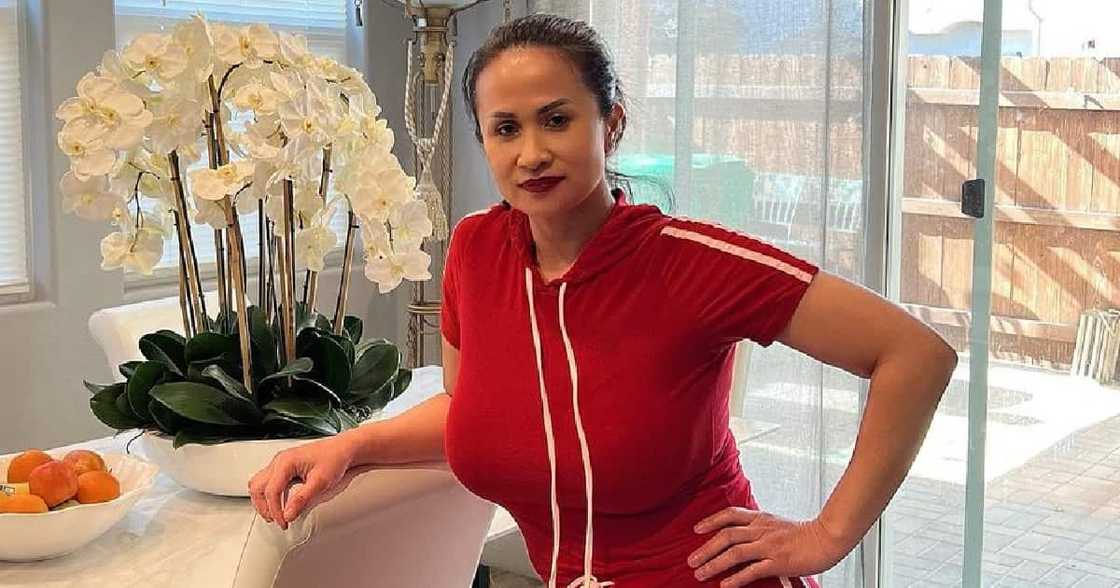 Miss Grace, kinaaliwan sa kanyang binahaging kauna-unahang vlog Miss Grace, kinaaliwan sa kanyang binahaging kauna-unahang vlog