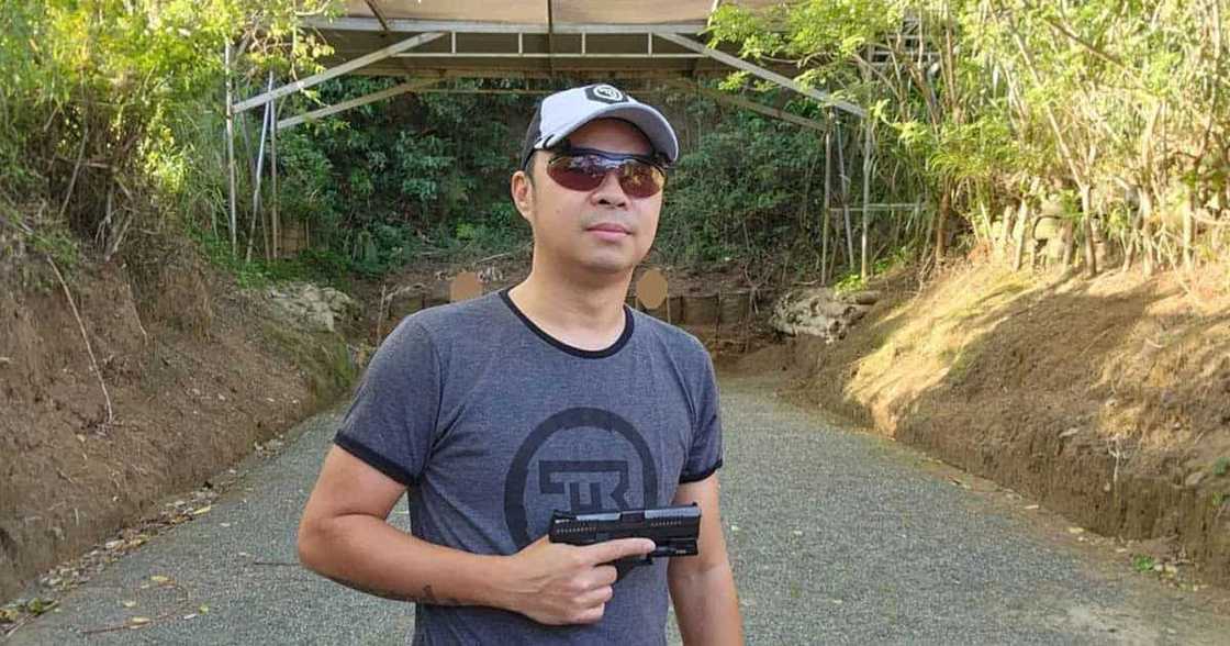 Chito Miranda, inihayag na nabenta uniform na sinuot sa Bagsakan MV ng 150K: “Laking tulong po nito for Gab” Chito Miranda, inihayag na nabenta uniform na sinuot sa Bagsakan MV ng 150K: “Laking tulong po nito for Gab”
