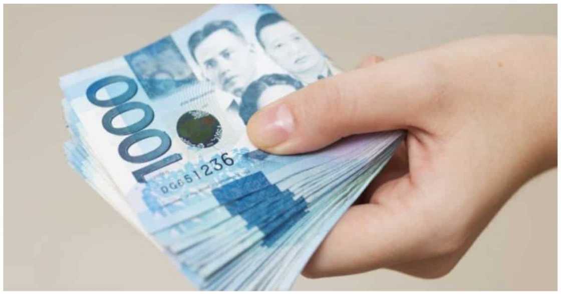 Ilang residente ng Maynila na nakatanggap ng ayuda, kinagiliwan online Ilang residente ng Maynila na nakatanggap ng ayuda, kinagiliwan online