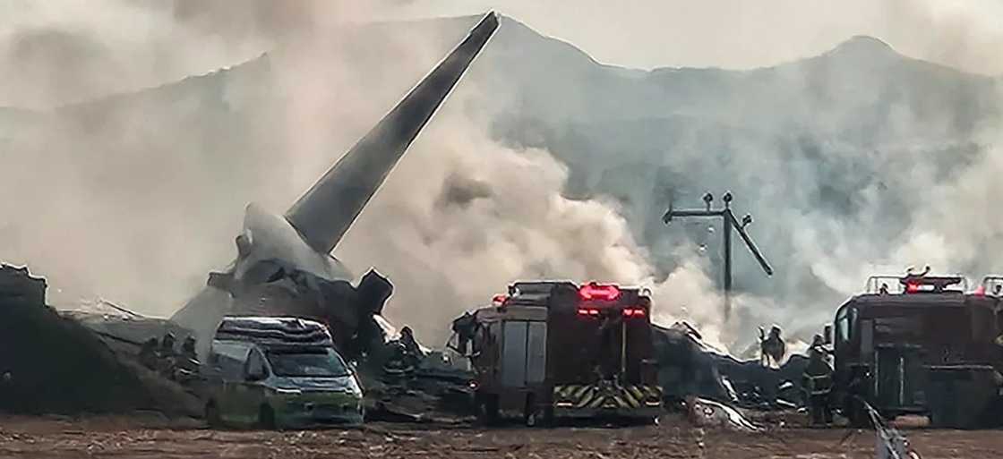 Isa sa survivors sa Jeju plane crash, posibleng magka-'full-body paralysis' Isa sa survivors sa Jeju plane crash, posibleng magka-'full-body paralysis'