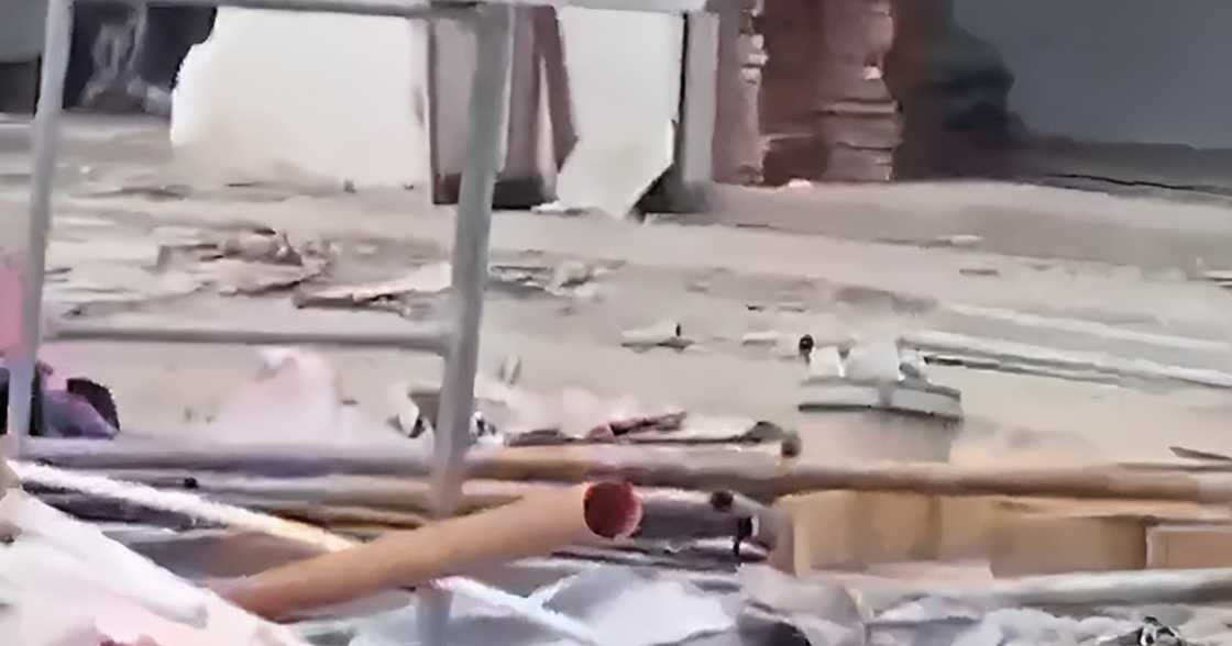 Construction worker sa Cebu, nakuryente at umusok ang katawan, pero nailigtas at nadala sa ospital Construction worker sa Cebu, nakuryente at umusok ang katawan, pero nailigtas at nadala sa ospital