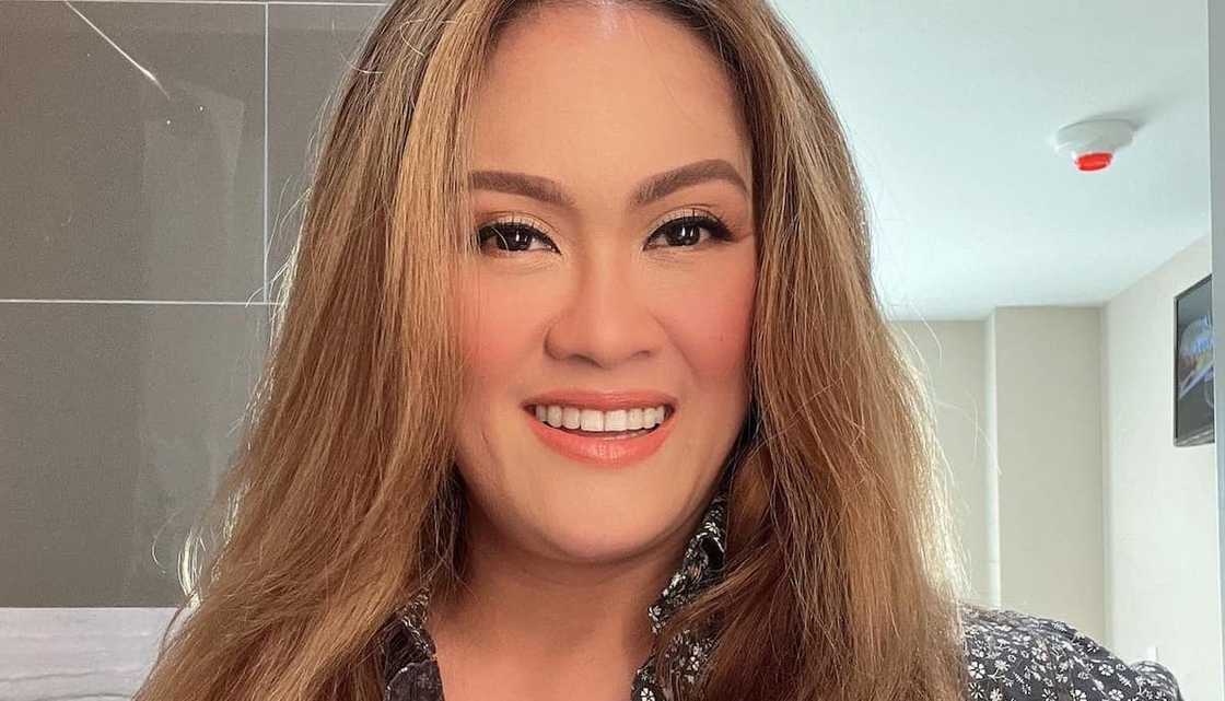 Gladys Guevarra, kinumpirmang kinasal siya: "Hindi po ito collab, ito po ay katotohanan" Gladys Guevarra, kinumpirmang kinasal siya: "Hindi po ito collab, ito po ay katotohanan"