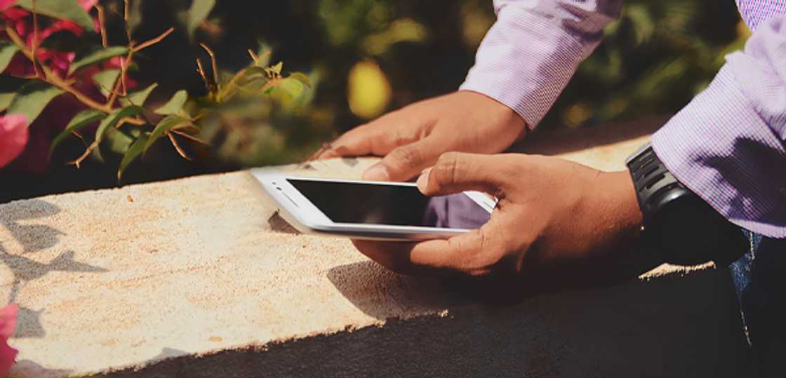 Magnanakaw, huli-cam sa Malabon; cellphone na may e-wallet access at importanteng contacts, tinangay Magnanakaw, huli-cam sa Malabon; cellphone na may e-wallet access at importanteng contacts, tinangay