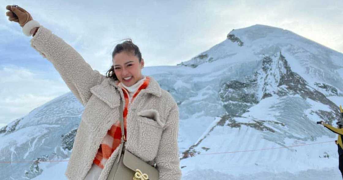 Kim Chiu, madamdaming post para sa family ni Angelica Panganiban, viral: “Never been this extra happy for you” Kim Chiu, madamdaming post para sa family ni Angelica Panganiban, viral: “Never been this extra happy for you”