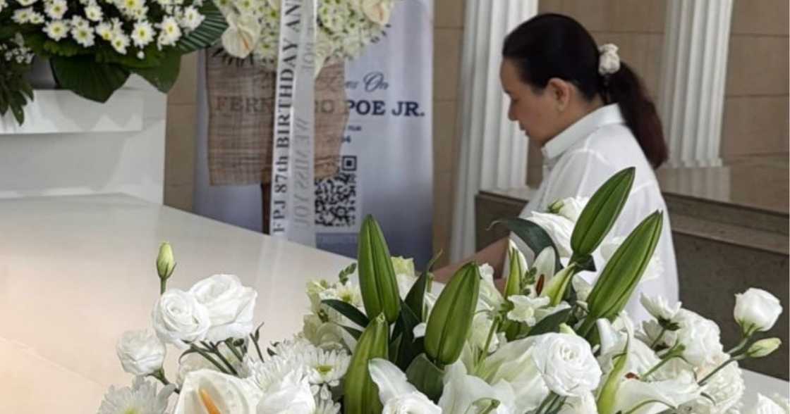 Grace Poe, ginunita ang kaarawan ni Fernando Poe Jr., nagbigay-pugay sa kanyang alaala (@sengracepoe) Grace Poe, ginunita ang kaarawan ni Fernando Poe Jr., nagbigay-pugay sa kanyang alaala (@sengracepoe)