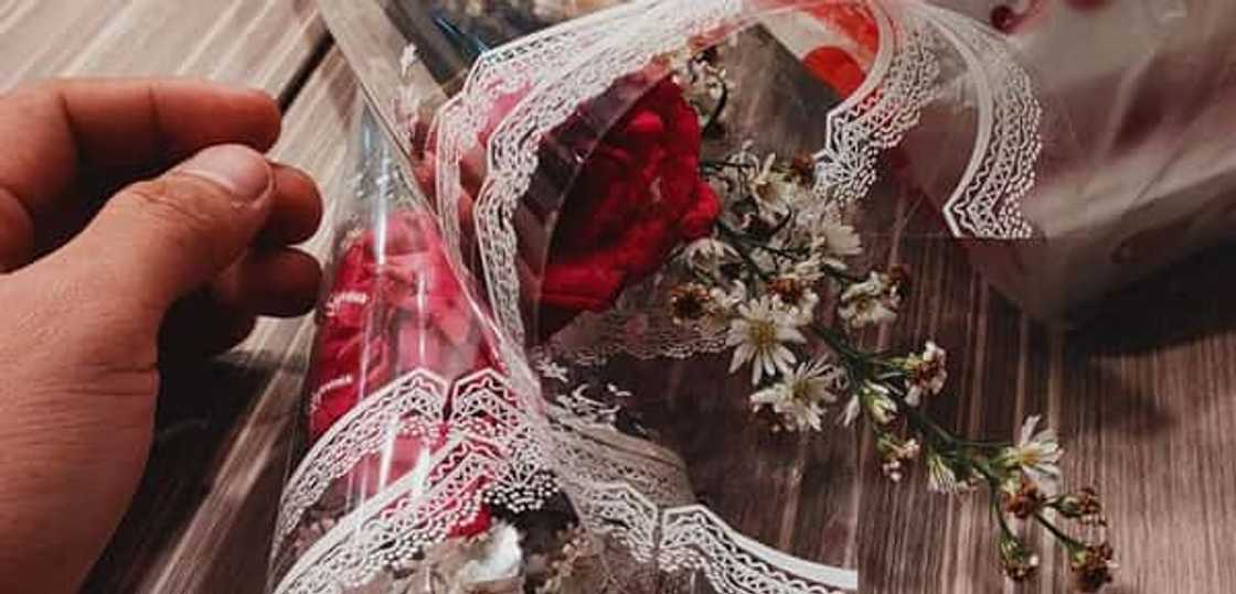 Anak na gustong sorpresahin ang ina sa Mother's Day, hindi sinipot ng nanay Anak na gustong sorpresahin ang ina sa Mother's Day, hindi sinipot ng nanay