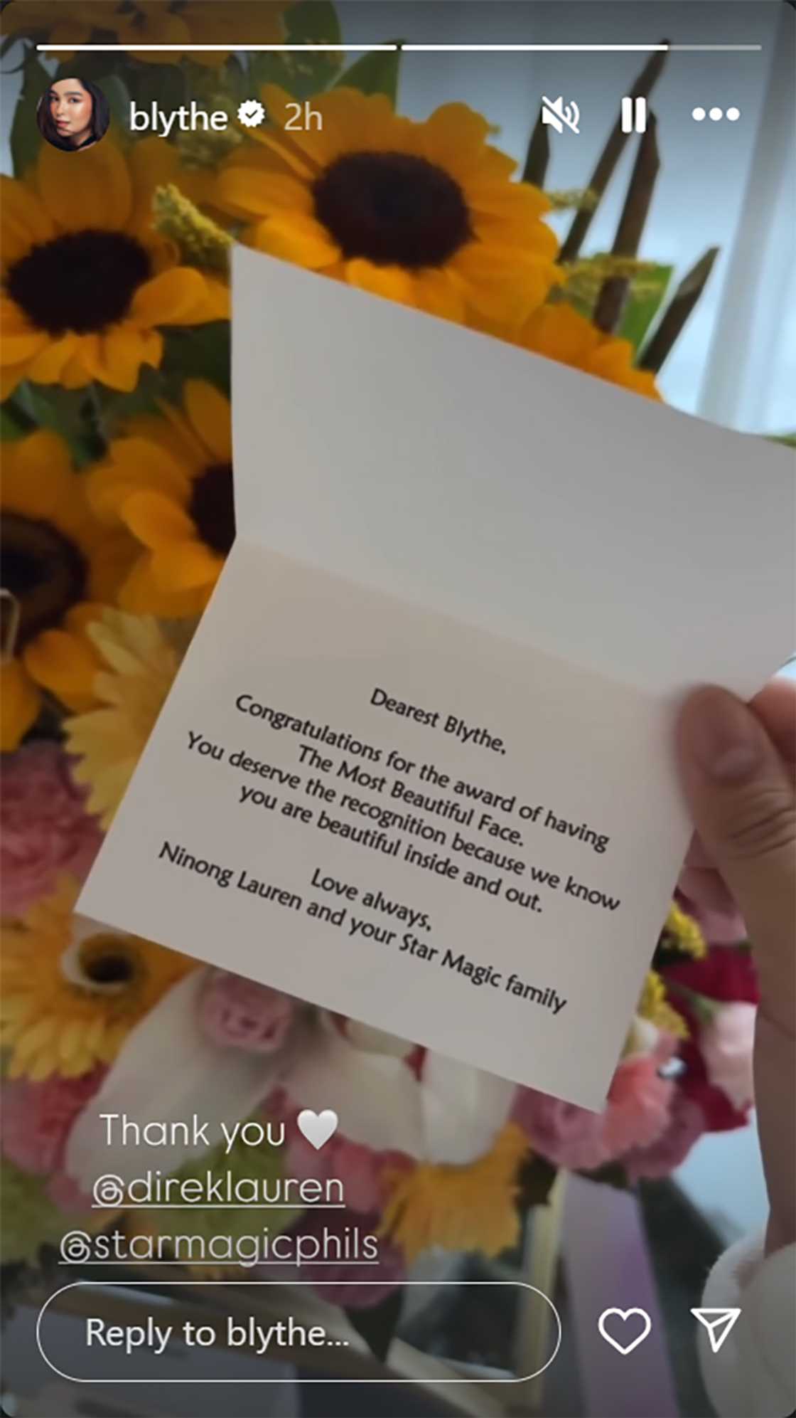 Andrea Brillantes, finlex sa IG ipinadalang bouquet at card ng kanyang “Ninong Lauren” at Star Magic