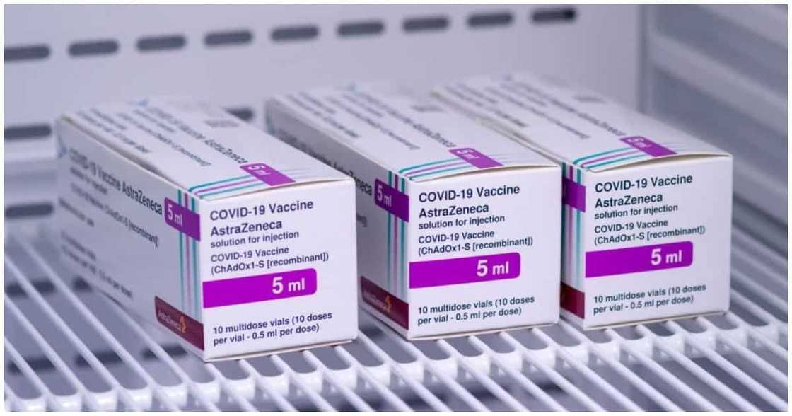 Corona vaccine mula sa AstraZeneca, darating sa bansa sa Huwebes ayon kay Roque Corona vaccine mula sa AstraZeneca, darating sa bansa sa Huwebes ayon kay Roque
