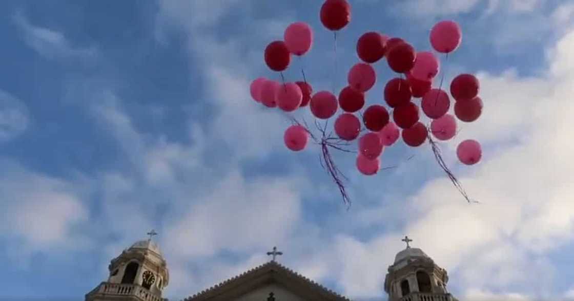 Maricel Soriano, nagpalipad ng pink balloons bilang pagsuporta kay VP Leni Maricel Soriano, nagpalipad ng pink balloons bilang pagsuporta kay VP Leni