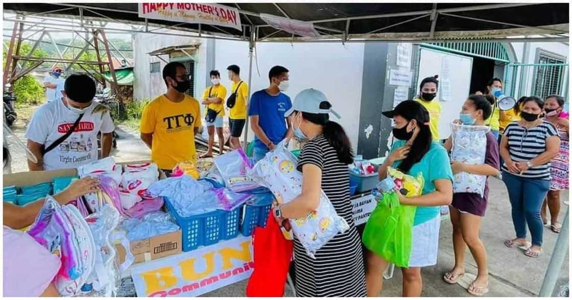 Gimik ng 1 community pantry, alay para sa mga nanay at buntis Gimik ng 1 community pantry, alay para sa mga nanay at buntis