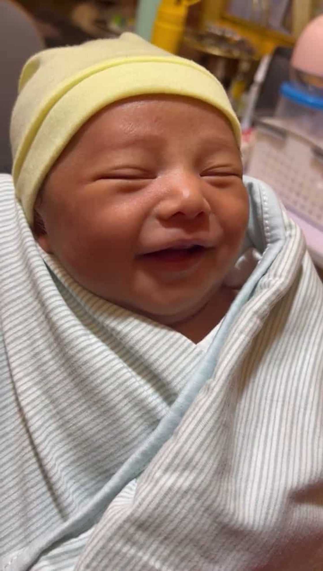 Video ni Baby Meteor na panay ang ngiti habang natutulog, viral: “Ngiting nakaka tanggal ng pagod” Video ni Baby Meteor na panay ang ngiti habang natutulog, viral: “Ngiting nakaka tanggal ng pagod”