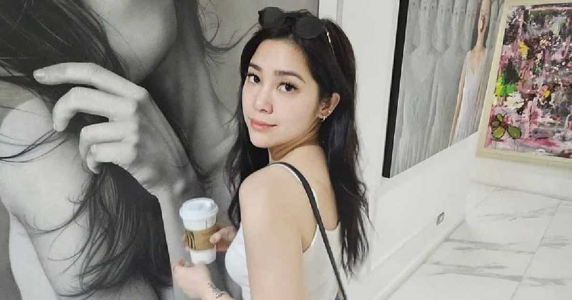 Moira Dela Torre, muntik nang tamaan ng bottled water sa isang mall show Moira Dela Torre, muntik nang tamaan ng bottled water sa isang mall show
