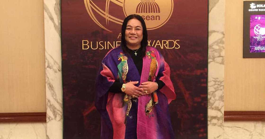 Lolit Solis, tinatanong kung ano na ang lagay ng negosyo ng perfume magnate na si Joel Cruz Lolit Solis, tinatanong kung ano na ang lagay ng negosyo ng perfume magnate na si Joel Cruz