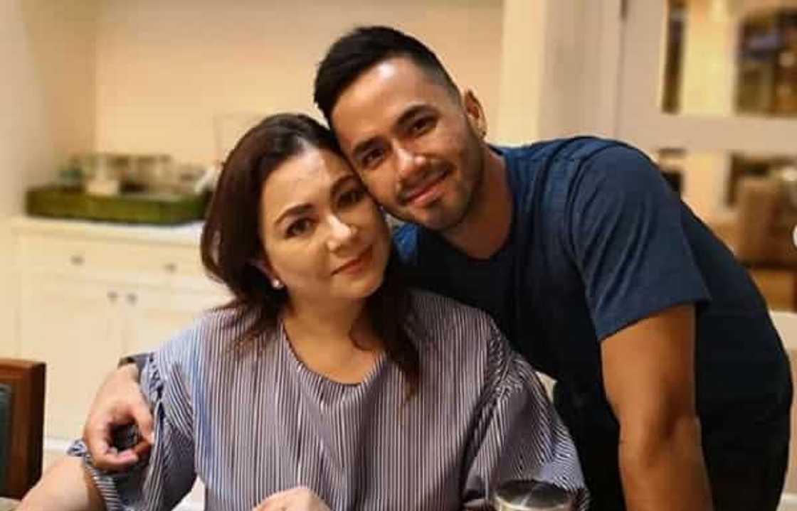 Dina Bonnevie, masayang nakasama ang kanyang mga anak at apo Dina Bonnevie, masayang nakasama ang kanyang mga anak at apo