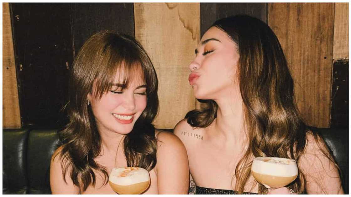 Ivana at Zeinab, kinagiliwan sa handcuff challenge kung saan sabay silang nag-CR Ivana at Zeinab, kinagiliwan sa handcuff challenge kung saan sabay silang nag-CR