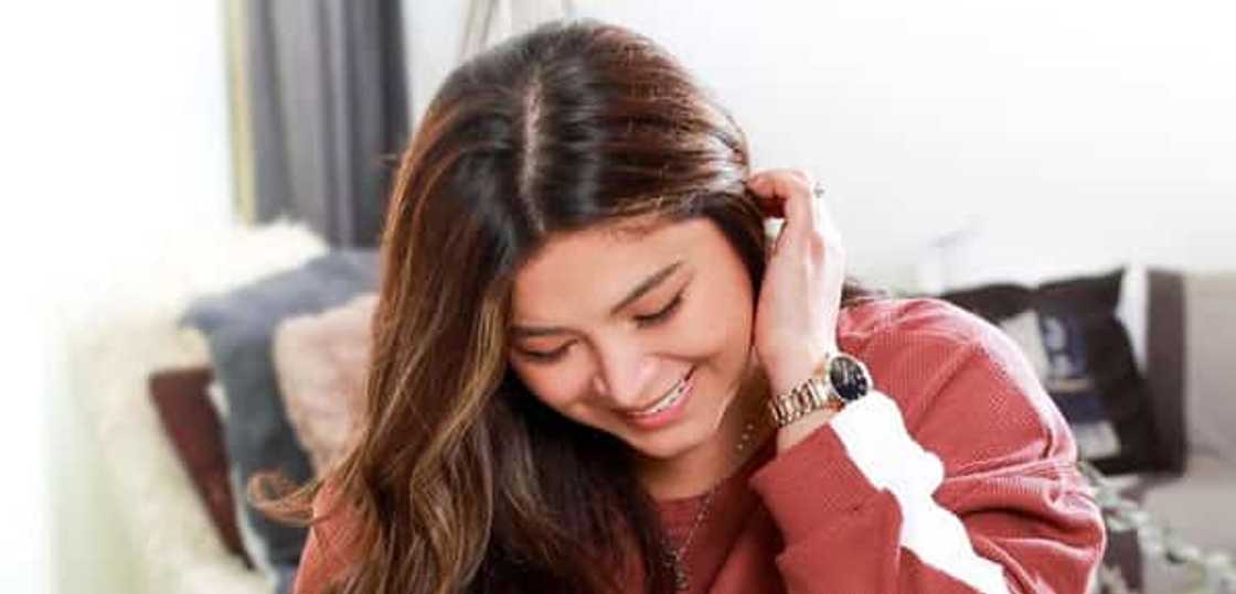 Netizens, kinilig sa reaksyon ni Neil Arce sa viral photo ni Angel Locsin: "Pamine po" Netizens, kinilig sa reaksyon ni Neil Arce sa viral photo ni Angel Locsin: "Pamine po"
