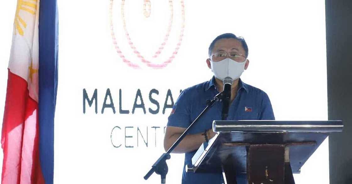 Sen. Bong Go, emosyonal sa kanyang speech: "Di po maiwasan may changes sa pulitika" Sen. Bong Go, emosyonal sa kanyang speech: "Di po maiwasan may changes sa pulitika"