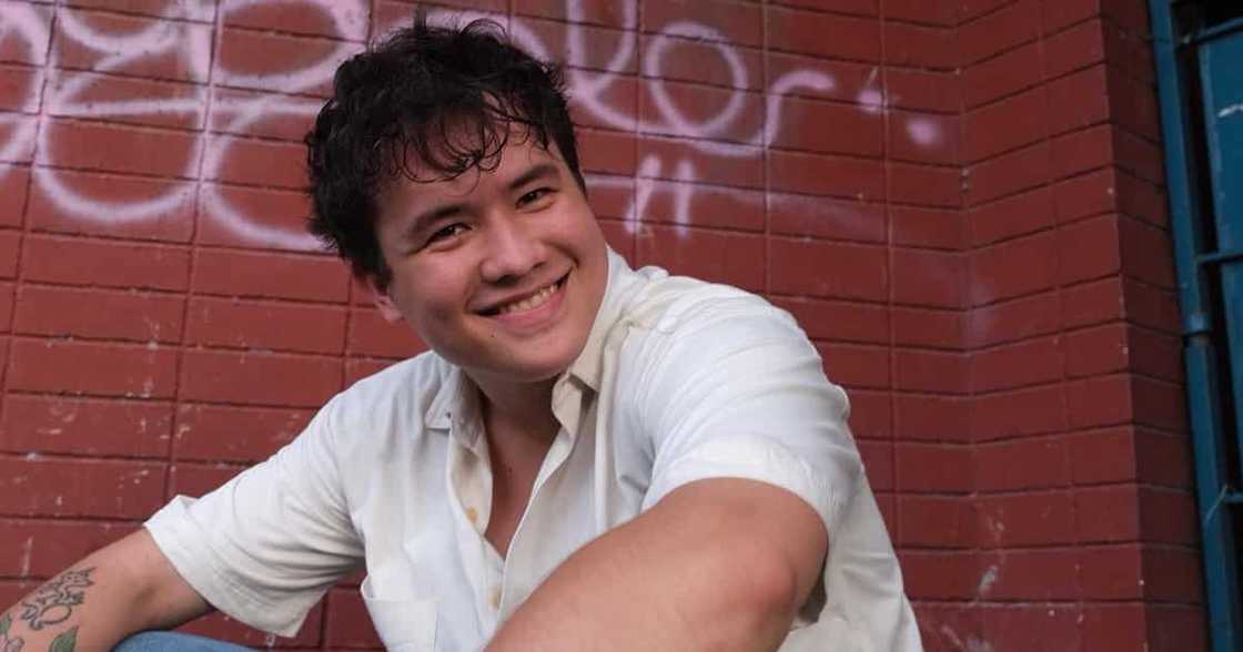 JK Labajo, nawindang sa nagpa-billboard sa FB status nya JK Labajo, nawindang sa nagpa-billboard sa FB status nya