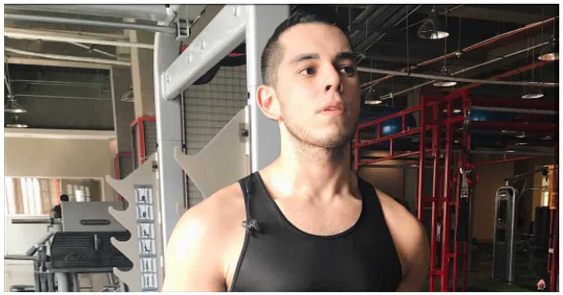 Raymond Gutirrez, nakaligtas matapos mabangga ang sinasakyang kotse sa LA Raymond Gutirrez, nakaligtas matapos mabangga ang sinasakyang kotse sa LA