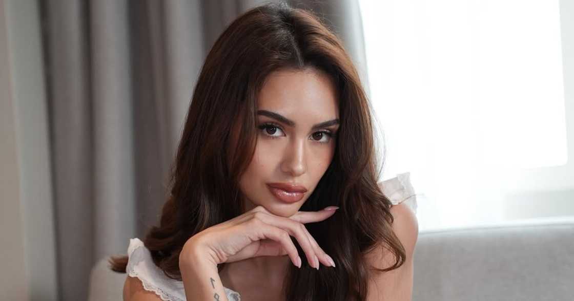 Celeste Cortesi, may hindi inaasahang balita habang nasa Maldives Celeste Cortesi, may hindi inaasahang balita habang nasa Maldives