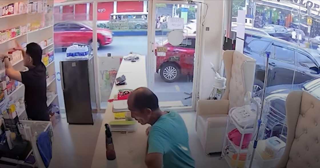 Mister nag-alay ng kanyang lisensiya para sa gamot ng asawa