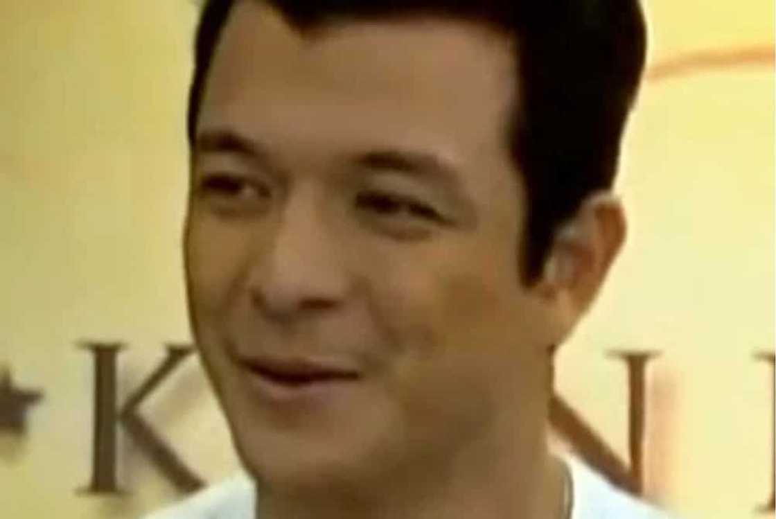 Jericho Rosales’ 20-year-old son signs contract with Viva Entertainment Jericho Rosales’ 20-year-old son signs contract with Viva Entertainment