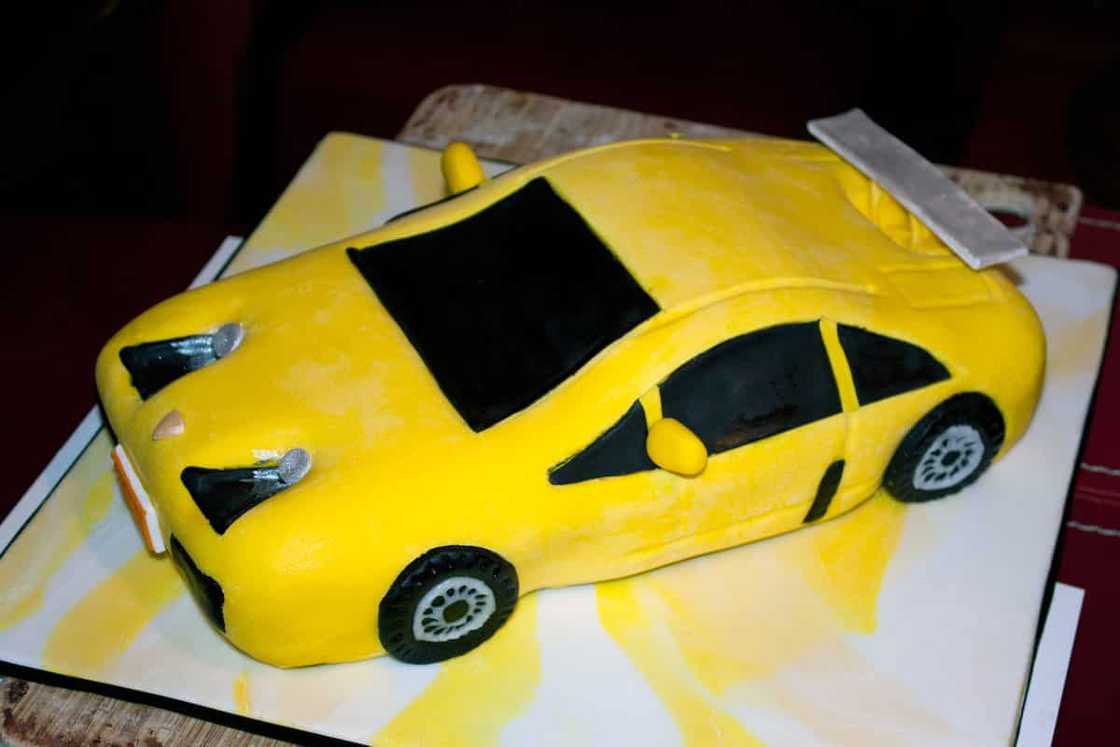 Cars cake design