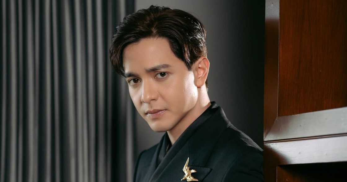 Alden Richards, naging emosyonal sa Teacher’s Day habang nagbibigay-pugay sa mga guro Alden Richards, naging emosyonal sa Teacher’s Day habang nagbibigay-pugay sa mga guro