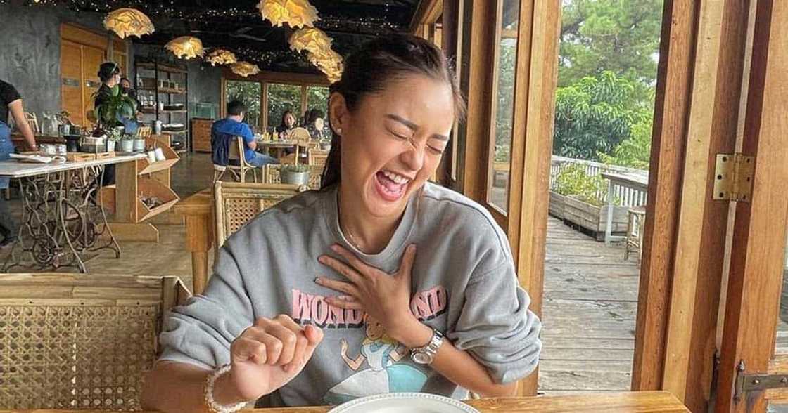 Kim Chiu, tuwang-tuwang nagpasalamat kay Ogie Alcasid dahil sa panonood niya ng “Linlang” Kim Chiu, tuwang-tuwang nagpasalamat kay Ogie Alcasid dahil sa panonood niya ng “Linlang”