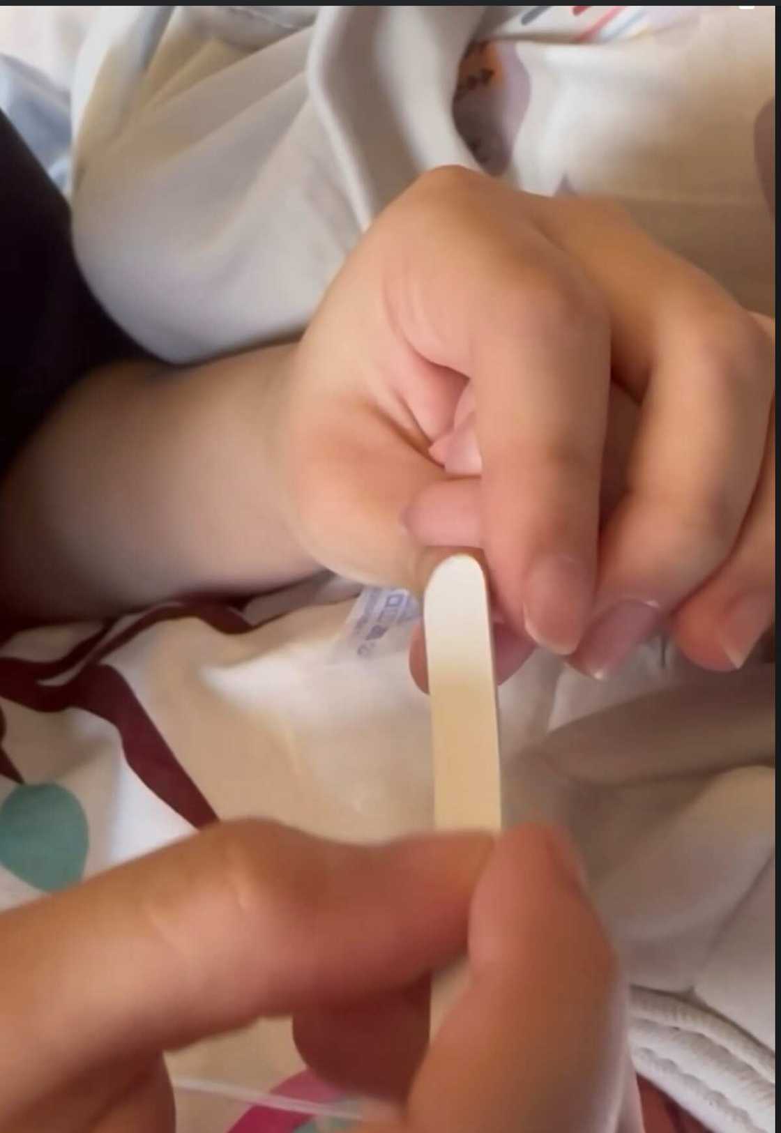 Whamos, ipinakita ang 1st time na paggupit ni Antonette ng kuko ni Meteor Whamos, ipinakita ang 1st time na paggupit ni Antonette ng kuko ni Meteor