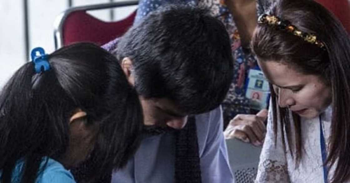 Manny Pacquiao, emosyonal na binalikan ang panalangin para kay Mary Jane Veloso Manny Pacquiao, emosyonal na binalikan ang panalangin para kay Mary Jane Veloso