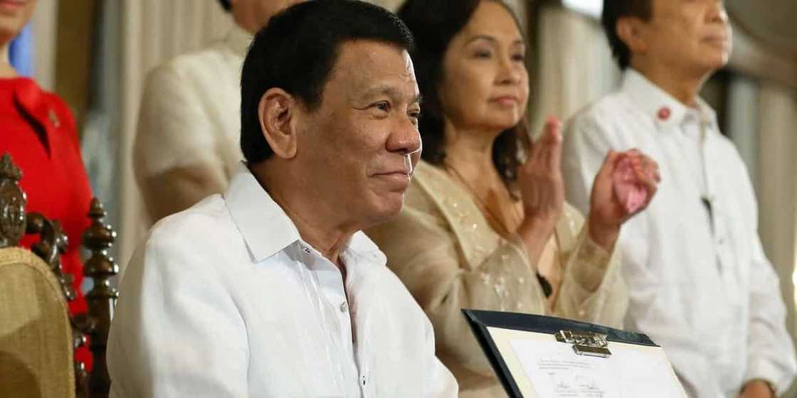 Arnold Clavio to President Duterte: “Wala bang pera o walang diskarte?” Arnold Clavio to President Duterte: “Wala bang pera o walang diskarte?”