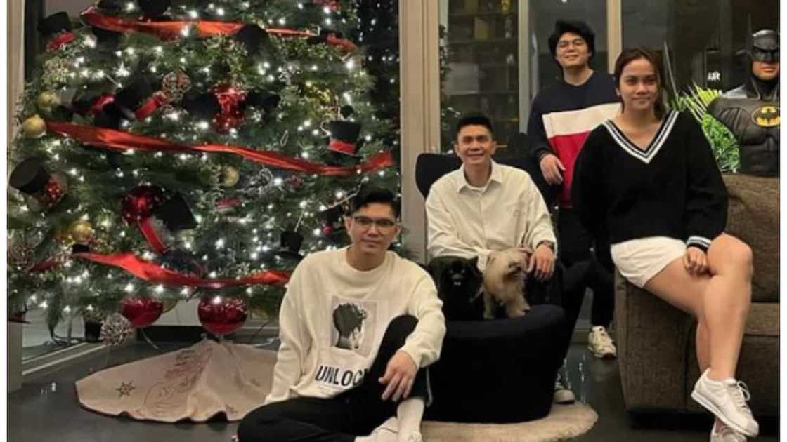 Ogie Diaz, sinabing emosyonal ang mga anak ni Vhong sa pansamantalang paglaya nito Ogie Diaz, sinabing emosyonal ang mga anak ni Vhong sa pansamantalang paglaya nito
