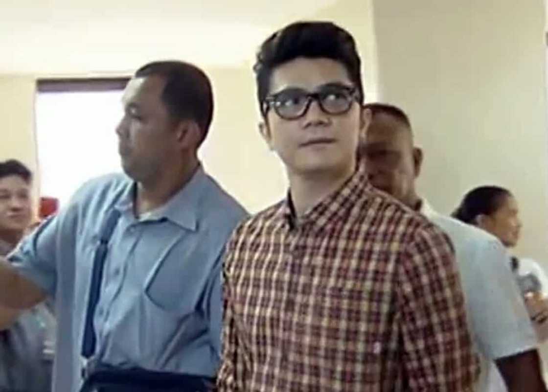 Vhong Navarro gets emotional during the recent episode of ‘It’s Showtime’ Vhong Navarro gets emotional during the recent episode of ‘It’s Showtime’