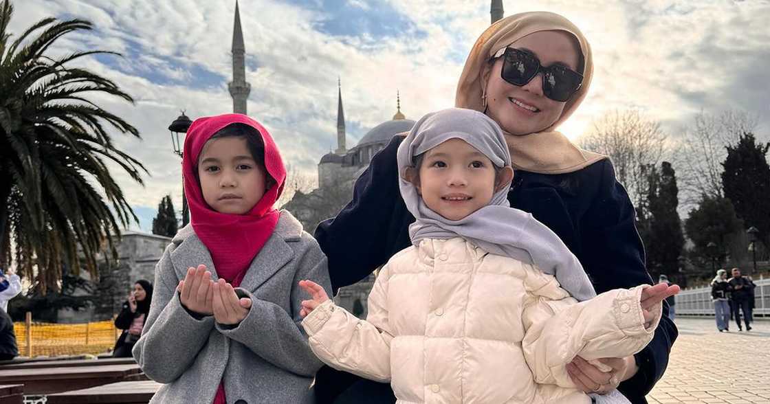 Mariel Padilla at anak, binisita puntod ng kanyang ina Mariel Padilla at anak, binisita puntod ng kanyang ina