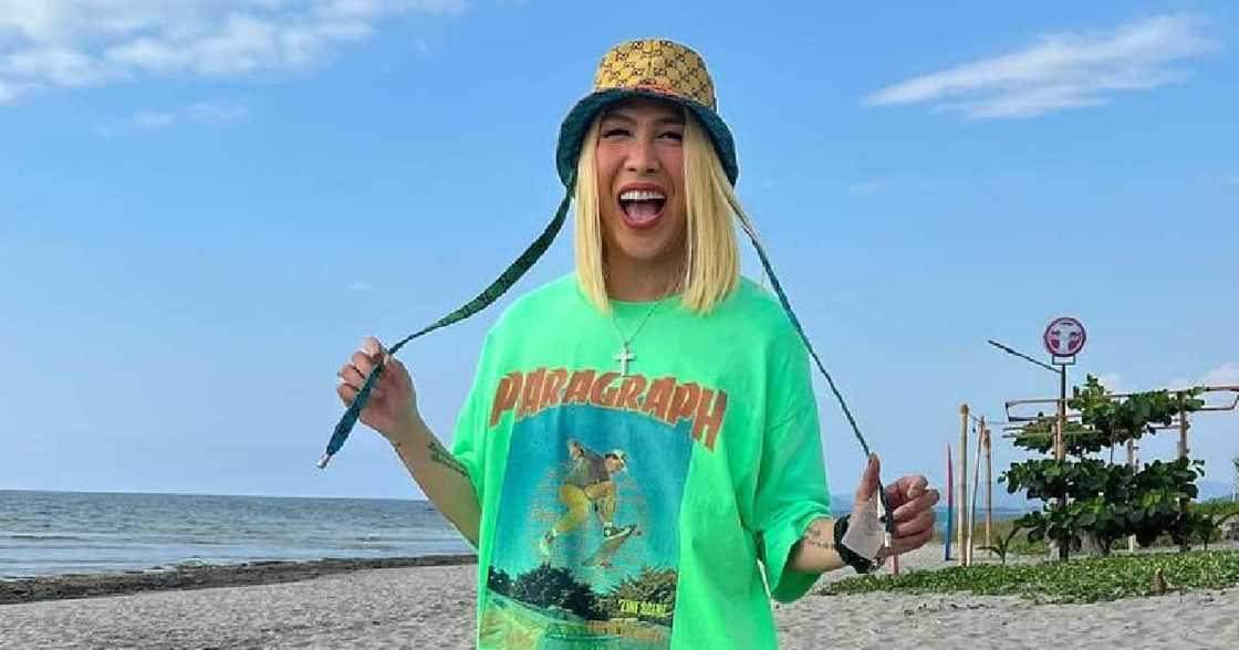 Vice Ganda, 'ipinaubaya' si Cristy kay Bea: "Sagot tayo ni Ate Bea, siya nang bahala" Vice Ganda, 'ipinaubaya' si Cristy kay Bea: "Sagot tayo ni Ate Bea, siya nang bahala"