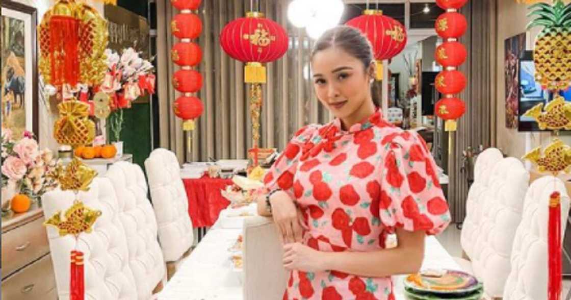 Kim Chiu laughs with netizen who noticed tag on her outfit during ASAP performance Kim Chiu laughs with netizen who noticed tag on her outfit during ASAP performance