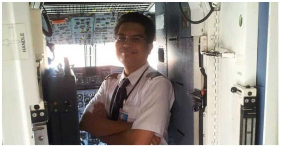 Pilotong nawalan ng trabaho dahil sa pandemya, isa na ngayong food delivery rider Pilotong nawalan ng trabaho dahil sa pandemya, isa na ngayong food delivery rider