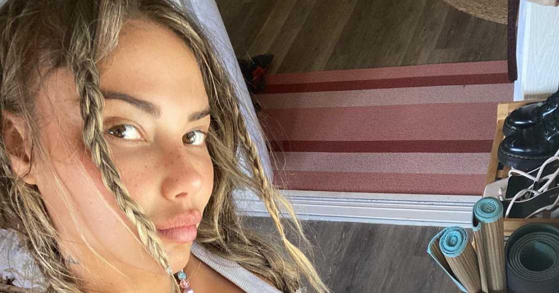 Model na si Sahara Ray, dating na-link kay Justin Bieber, pumanaw na Model na si Sahara Ray, dating na-link kay Justin Bieber, pumanaw na