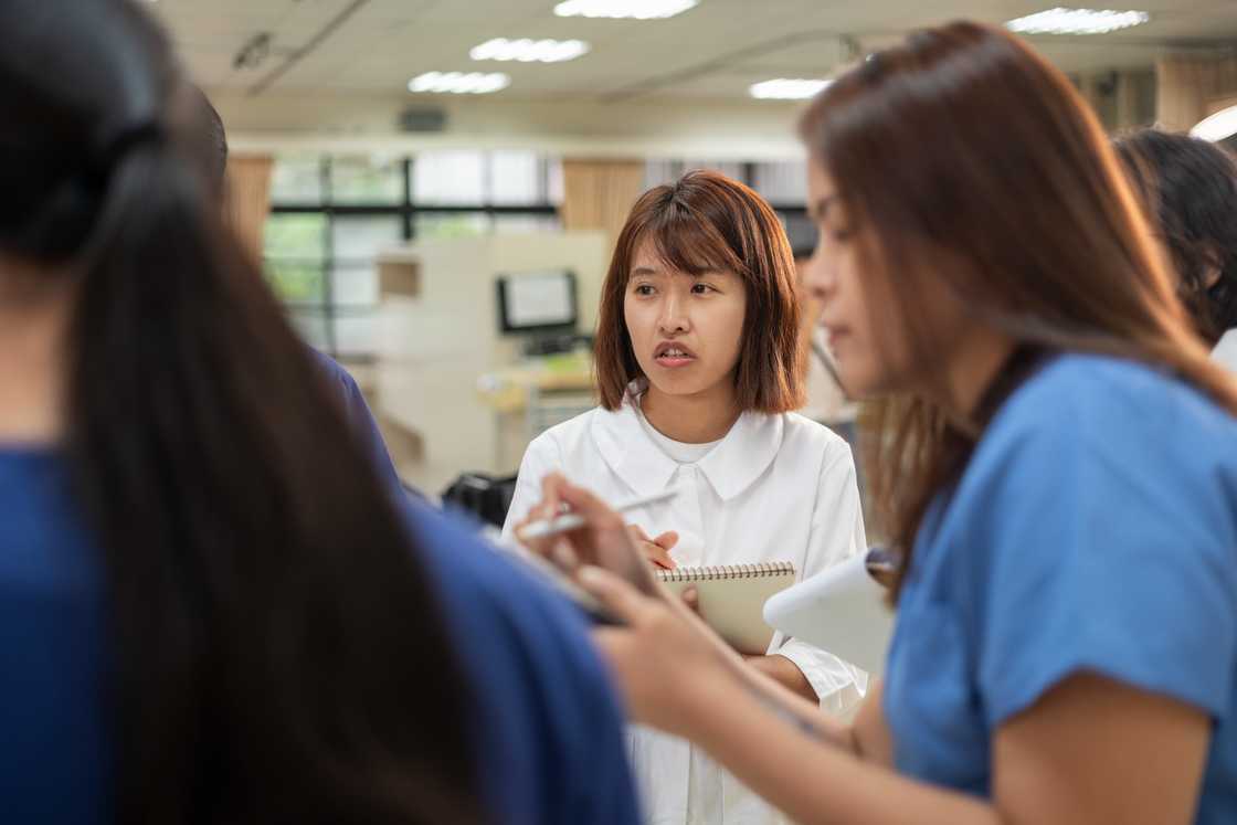 Young Asian female students Young Asian female students